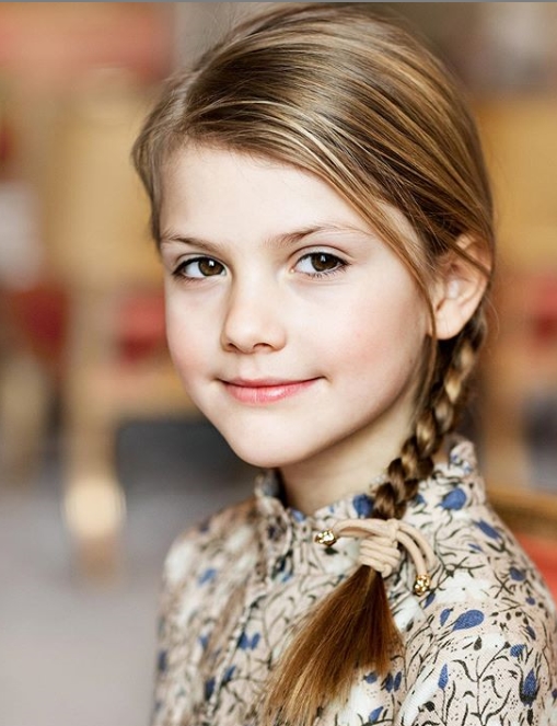 スウェーデンのエステル王女が8歳に 美少女ぶりにファンが歓喜